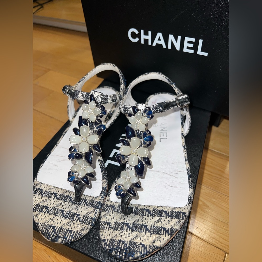 CHANEL Thongs Tweed